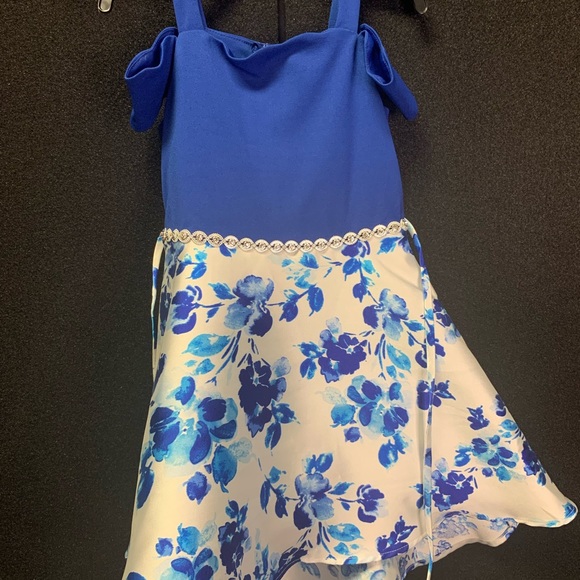 Cold-Shoulder Scuba Crepe/Floral Hi-Low Dress - Picture 2 of 9